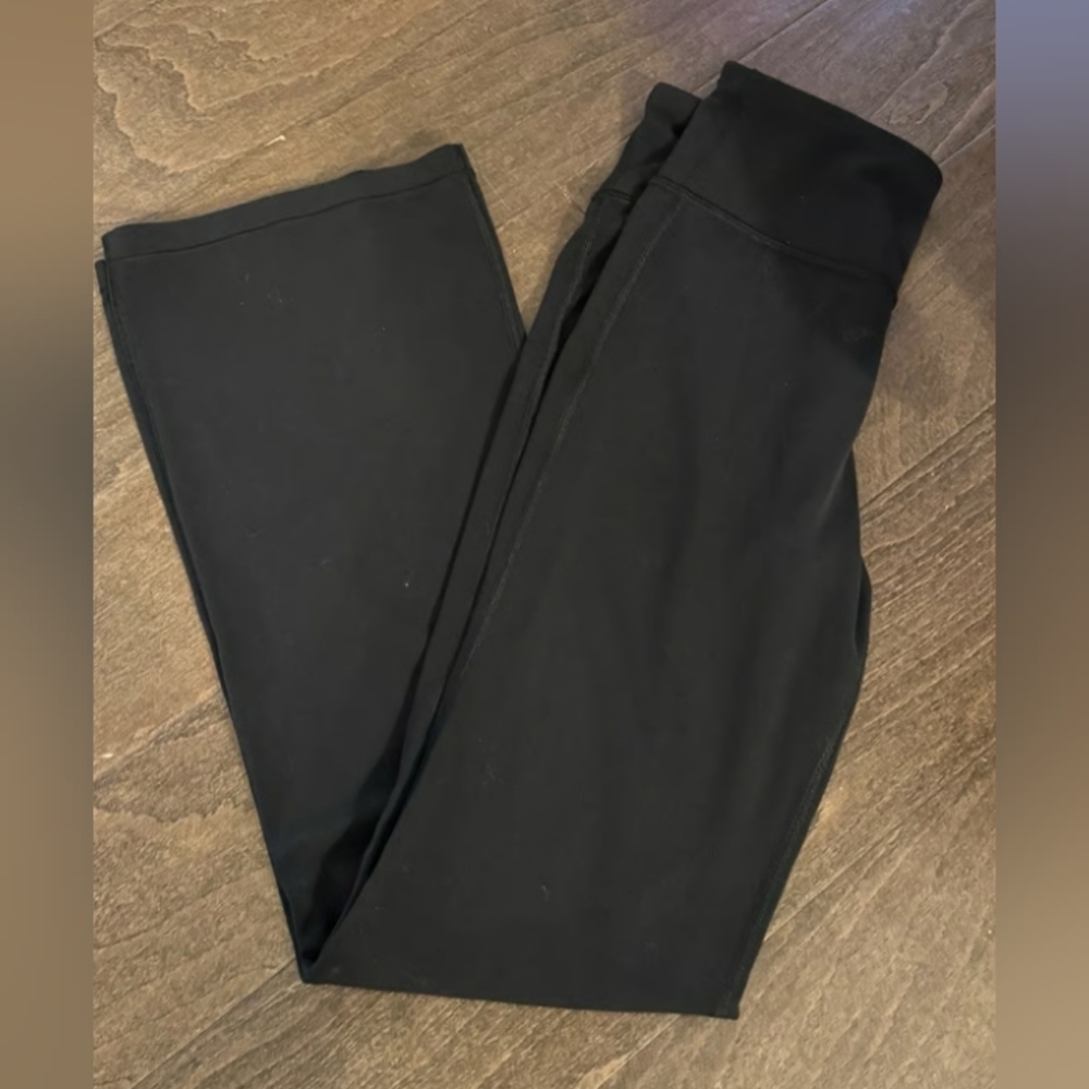 Athleta Black High-Waisted Leggings for Versatile Wear